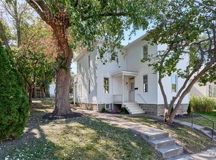 617 Lewis St, Saint Charles, MO 63301