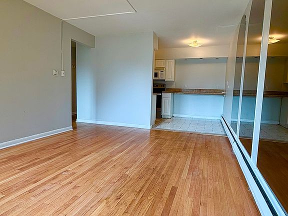 5th image of 605 N Wolf Rd #8E