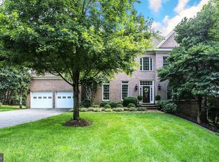 9911 Hessick Ct, Great Falls, VA 22066