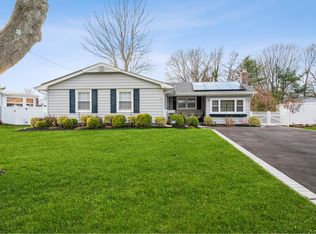 34 Harp Ln, Sayville, NY 11782