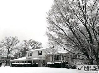 11 Holland Rd, Middletown, NJ 07748