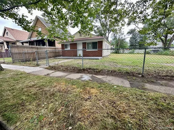 17167 Lumpkin St, Hamtramck, MI 48212