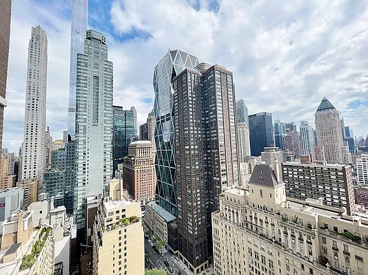 Rented by Lin Pan International Realty LLC | media 5