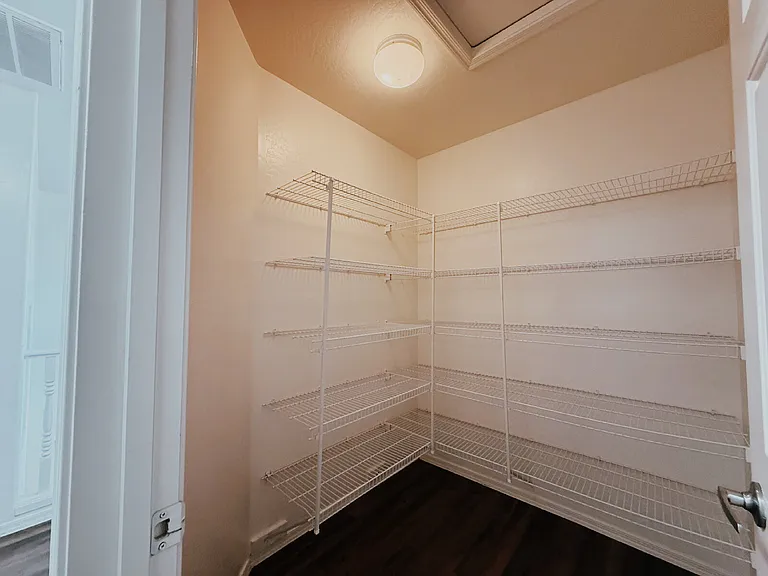 906 S 118th Ln — Photo 33