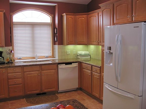 kitchen is 15' x 11'6"