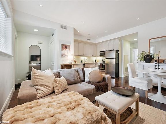 2nd image of 133 Park St #101