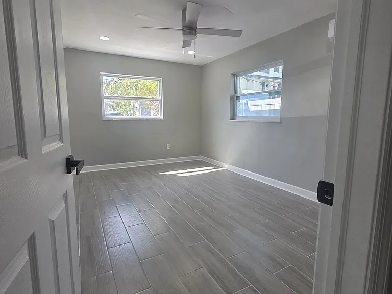 14906 N Bayshore Dr #1 — Photo 11
