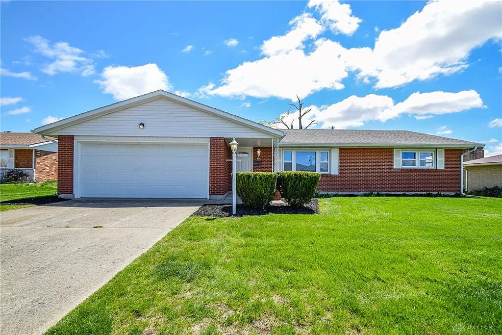 5256 Bromwick Dr photo 1