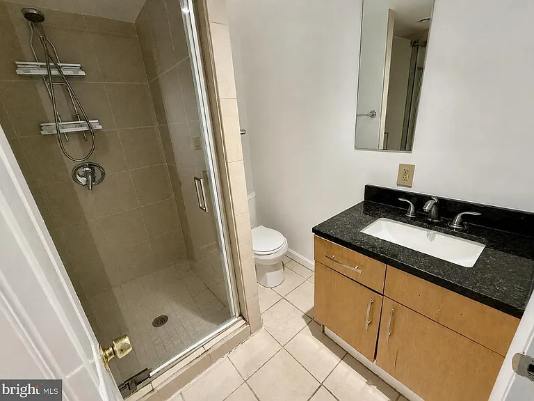 7104 Adelphi Rd — Photo 35