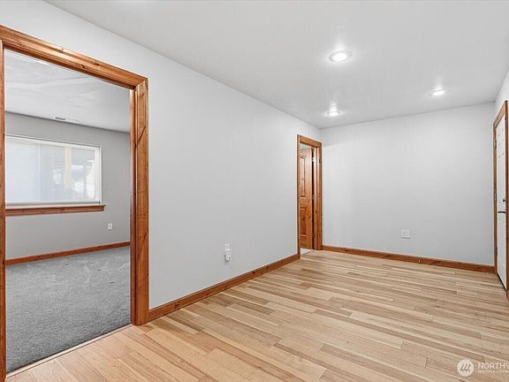 4th image of 225 E Marine View Drive