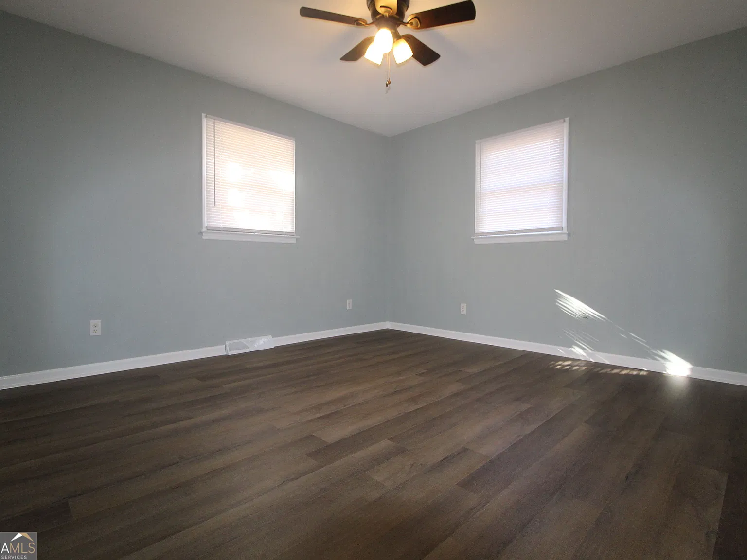 3 bed, 2.0 bath, 1820 sqft, $1,700 — Photo 3