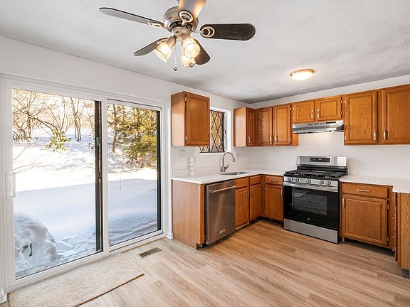 3rd image of 403 Farrwood Dr Unit 403