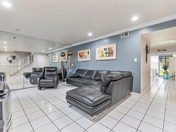2nd image of 1 Pleasant Hill Ln