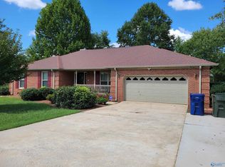 213 Slaterock Rd, Hazel Green, AL 35750