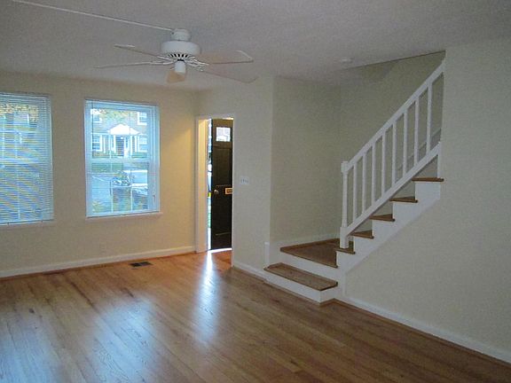 INTERIOR LIVING ROOM
