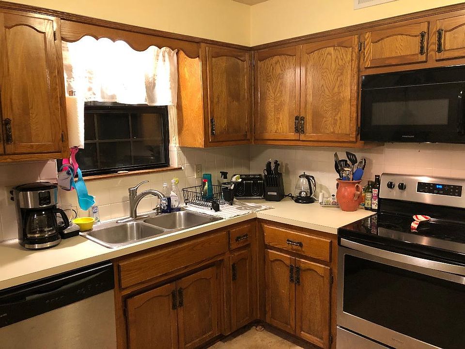 2nd image of 10745 W 115th St