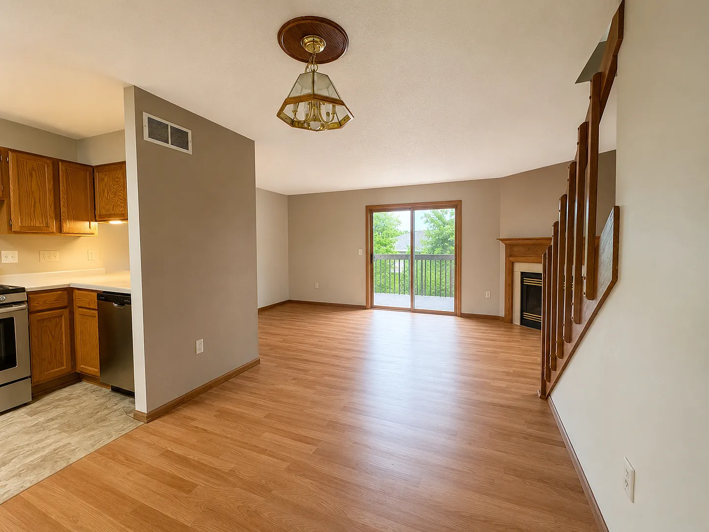 2 bed, 2.5 bath, 1750 sqft, $2,195 — Photo 2