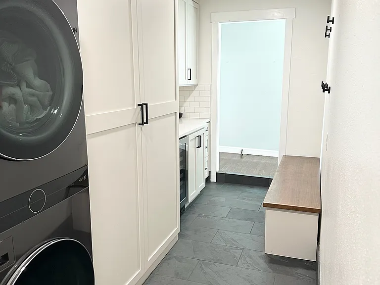 Mudroom/ Laundry