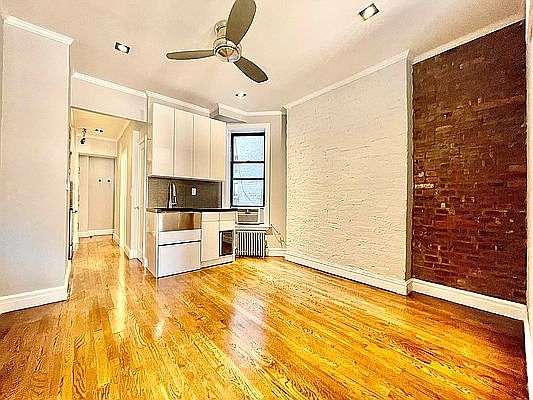 1st image of 250 Mott St APT 18