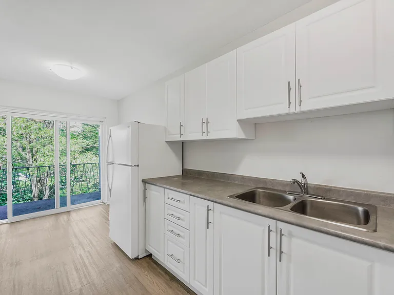 1426 Huron St — Photo 8