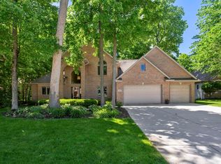 3080 Warm Springs Dr, Green Bay, WI 54311