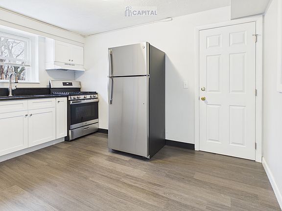 4th image of 45 Alabama Ave APT 1C