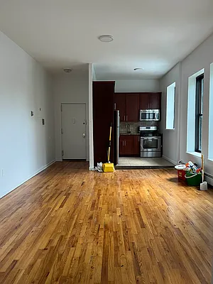 Rented by Hagstrom Management Inc | media 25