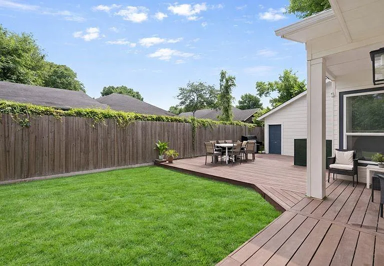 4503 McKinney St — Photo 4