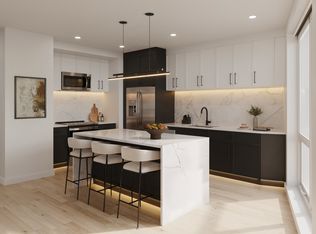 215 Border St #301, Boston, MA 02128