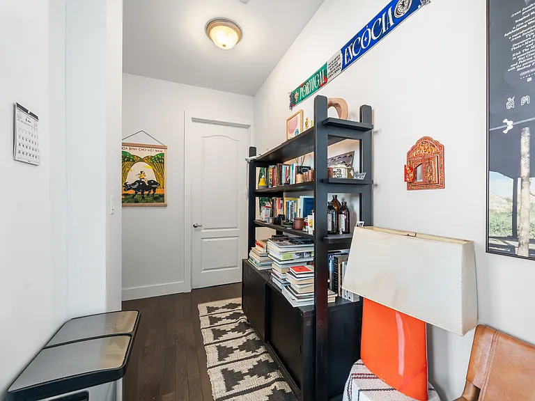 714 Seneca Ave #401 — Photo 14
