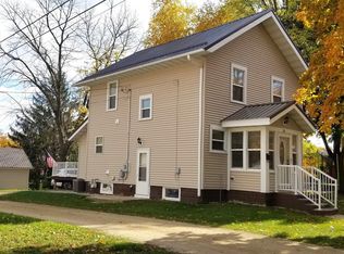 311 2nd St E, Cresco, IA 52136