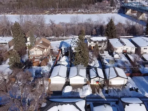 10282 87th St NW, Edmonton, AB T5H 1N6
