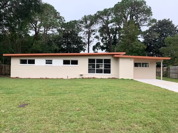310 Hunter Pl NE, Fort Walton Beach, FL 32548