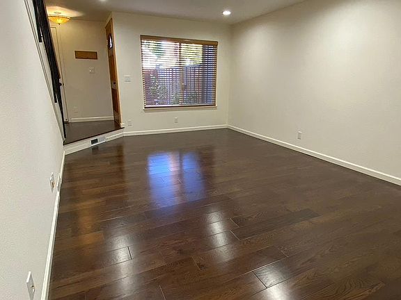 2nd image of 116 Amber Oak Ct