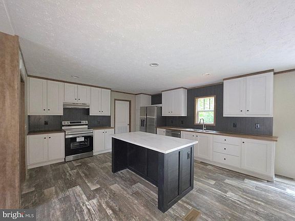 3rd image of 1271 Doctors Rd