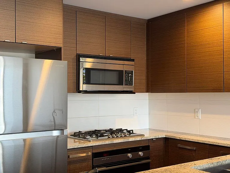 6311 Cambie St #506 — Photo 8