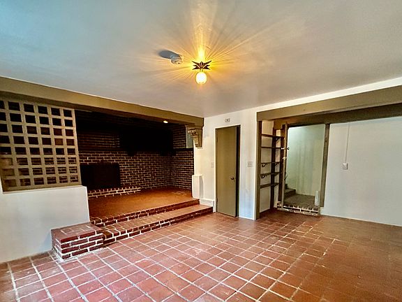 3rd image of 2130 Vista Del Mar St #15