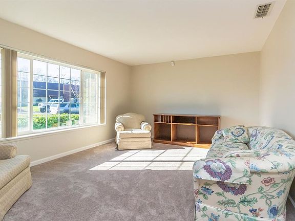 5th image of 6984 Escallonia Dr