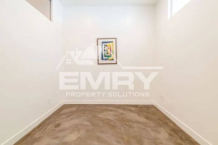 5655 E Beverly Blvd — Photo 16