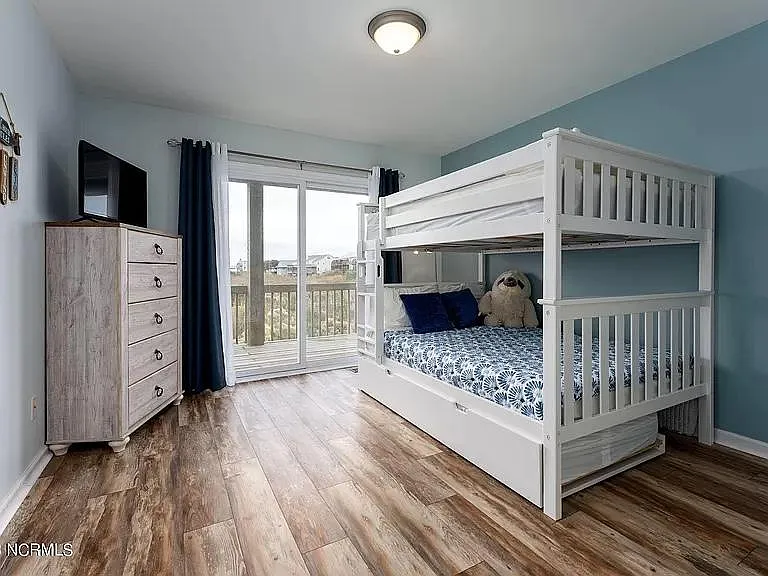 410 W Wilmington Ave — Photo 15