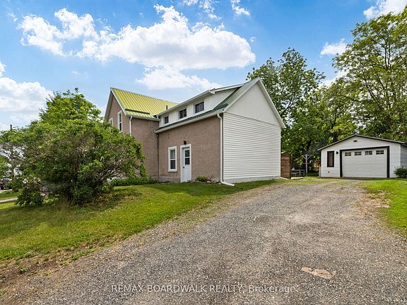 2nd image of 8 Grant St