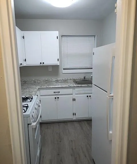 320 S Broadway #P1 — Photo 3
