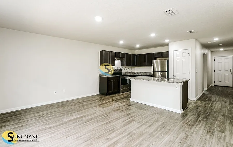 2 Bed in Quail Hollow! — Photo 2