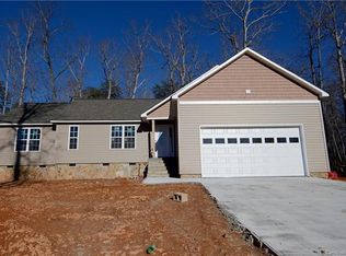 160 Winsome Forest Dr #15, Nebo, NC 28761