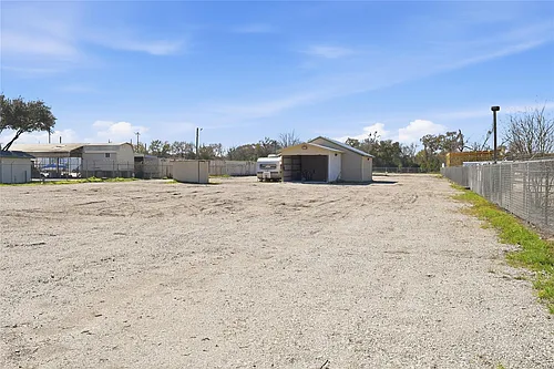 12123 West Dr Photo 1