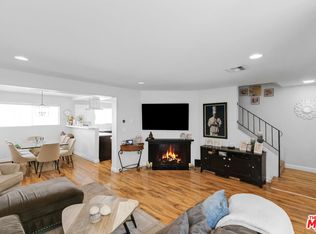 18550 Hatteras St Unit 100, Tarzana, CA 91356