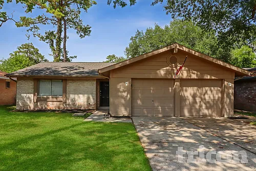 23110 Newgate Dr Photo 1