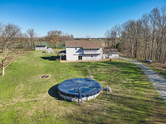 5th image of 500 Farm Rd