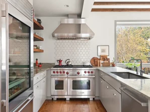 203 Huntington Street image 4 of 15