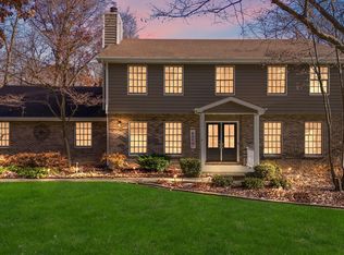 2504 Club Ct, Valparaiso, IN 46383